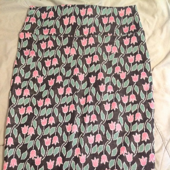 NWOT Lularoe Cassie Floral Skirt - Picture 1 of 3